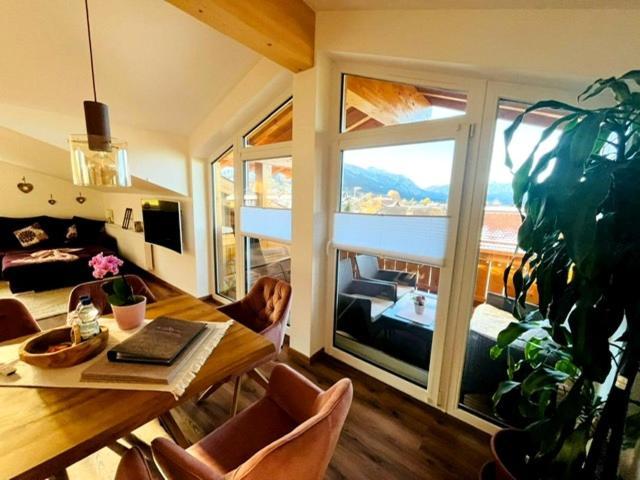 23 Neu Erbaute Ferienwohnung Mit Schloss- Und Panoramablick 할블레흐 외부 사진
